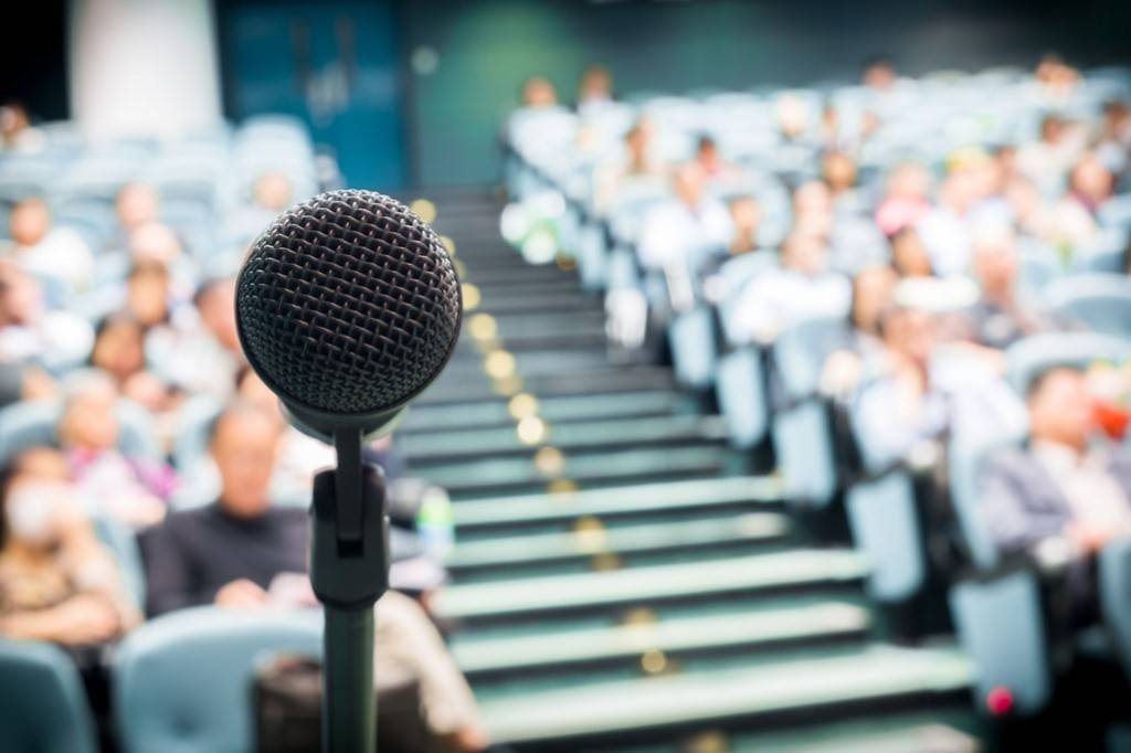 Проф. др Драган Домазет